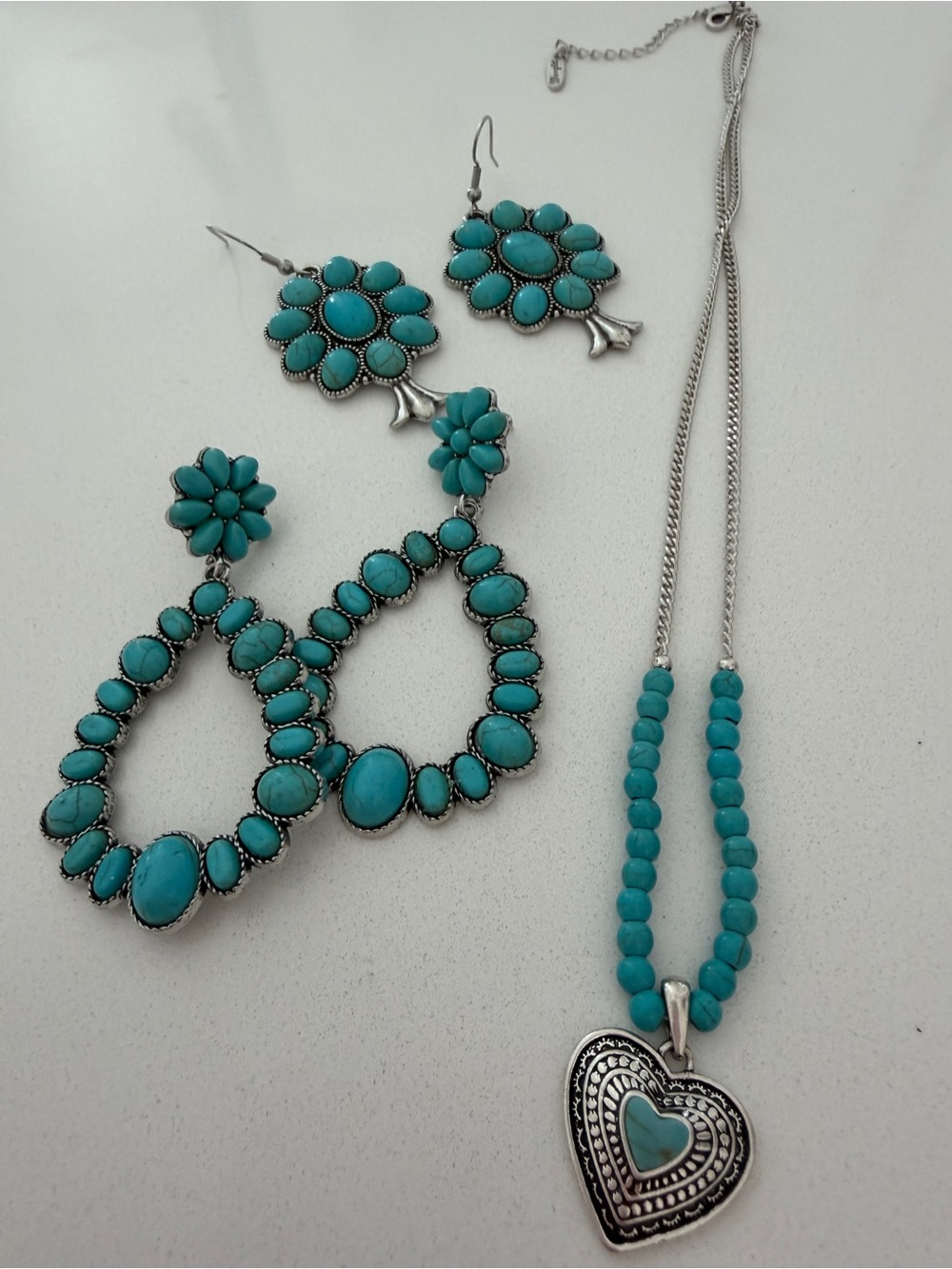 Wrangler Turquoise Floral Cluster Earrings & Heart Pendant Necklace Set